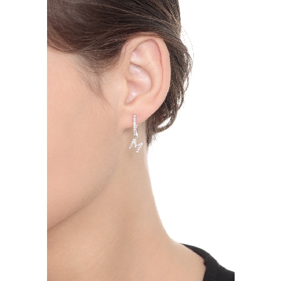 Single earring with pendant letter M with diamonds