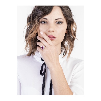 White gold 18k halo ring with ruby and diamonds 