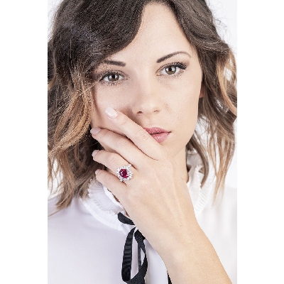 White gold 18k halo ring with ruby and diamonds 