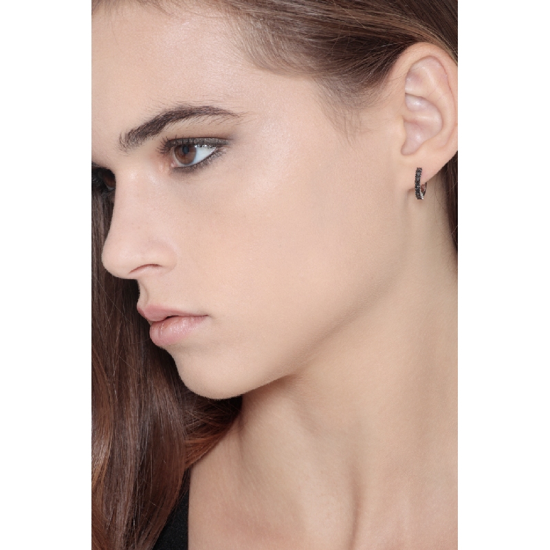 White gold 18k hoop earrings with black diamonds