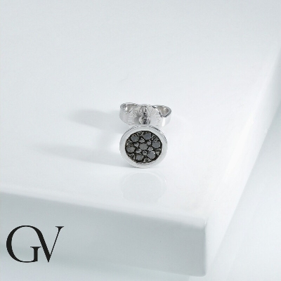 750 white gold single stud earring with black diamonds