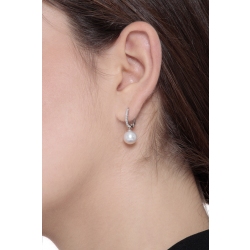 Drop earrings with 9mm pearls and diamonds in white gold 18k 2