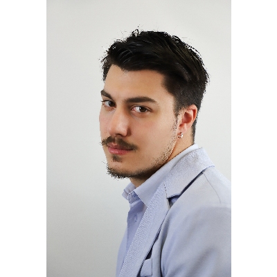 Single hoop in white gold with diamonds 