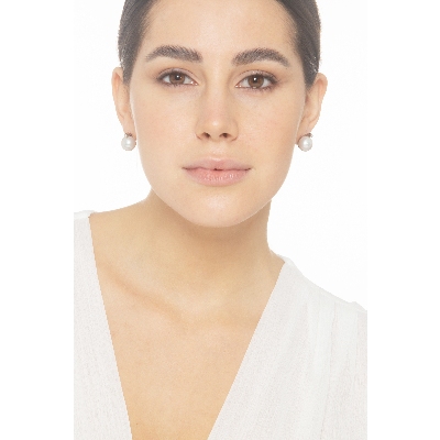 White gold 18k stud earrings with pearls of about 11.50 mm and diamonds 