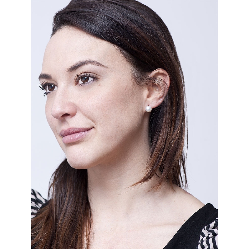 Stud earrings with natural cultivated pearls in white gold 18k