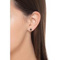 18k white gold stud earrings with black diamonds 2