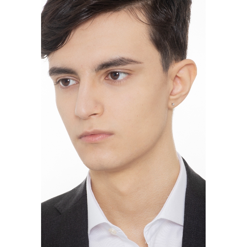 Single four prong diamond stud earring Single four prong diamond stud earring