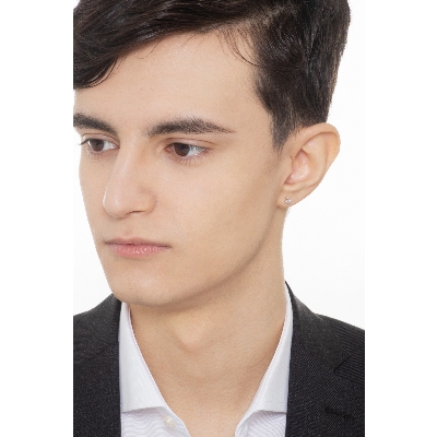 Single diamond stud earring 4 prong 