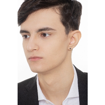 White gold 18k single stud earring with a black diamond