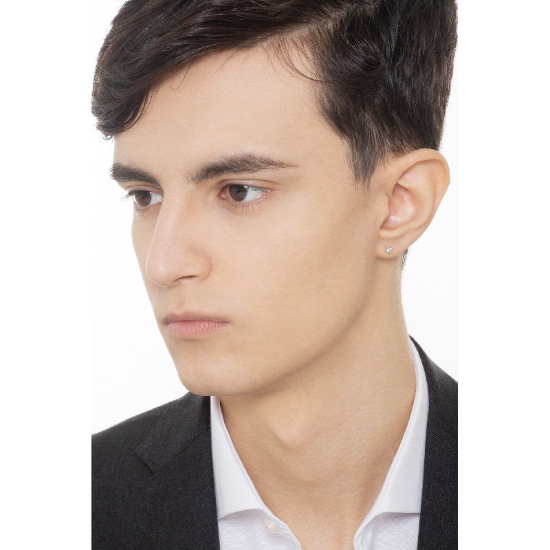 Single bezel diamond stud earring Single bezel diamond stud earring