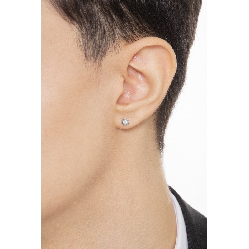 Single bezel diamond stud earring in white gold 18k Single bezel diamond stud earring in white gold 18k