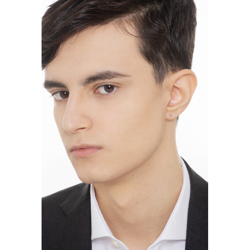 4 prong single stud earring in white gold 750 4 prong single stud earring in white gold 750