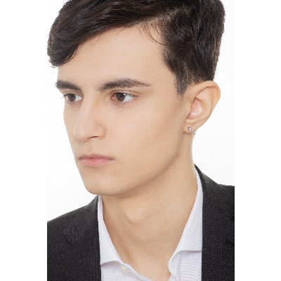 18k white gold single stud earring with diamond