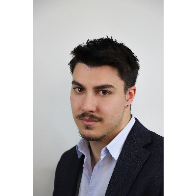 4 prong single stud earrings with black diamond in white gold 18k