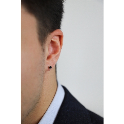 4 prong single stud earrings with black diamond in white gold 18k