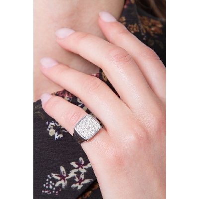 White gold 18k pinky ring diamonds 