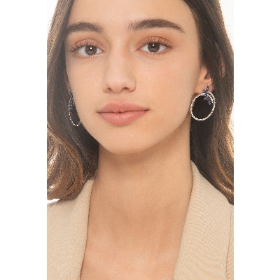 Hoop earrings in white gold 18k with blue sapphires and diamonds