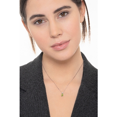 White gold 18k pendant with peridot and diamond 