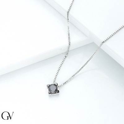 750 white gold necklace with black diamond