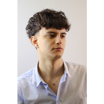 750 white gold necklace with black diamond