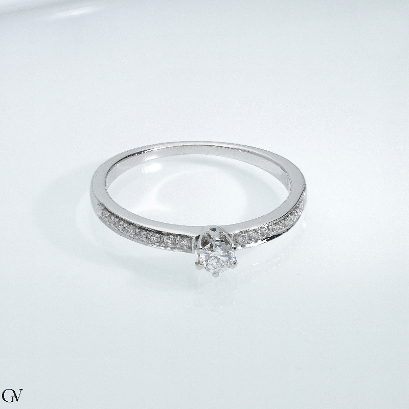 Solitaire ring in white gold 18k with diamonds, ct 0,10 Solitaire ring in white gold 18k with diamonds, ct 0,10