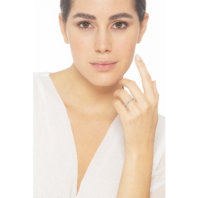 Solitaire ring with diamonds shoulder set, ct 0,25