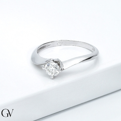 18k white gold Solitaire ring Valentino Model with 0,40 ct diamond