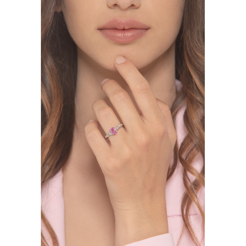 750 white gold ring with central pink sapphire and diamonds 750 white gold ring with central pink sapphire and diamonds