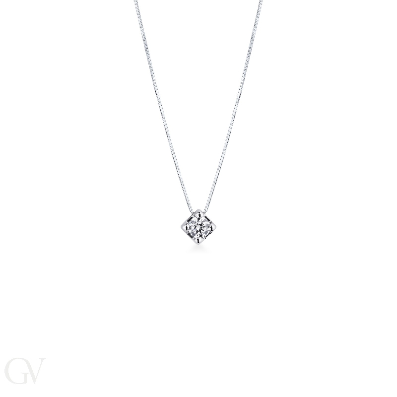 Prong setting diamond solitaire pendant