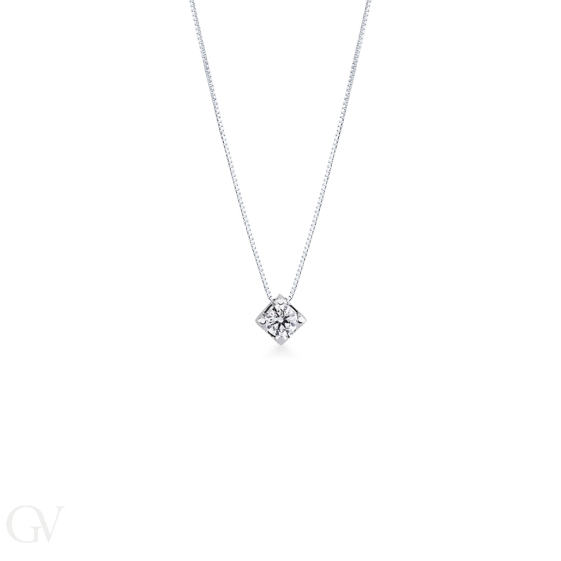 Prong setting diamond solitaire pendant 