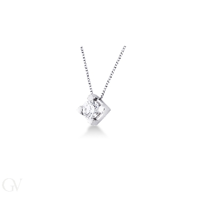 Prong setting diamond solitaire pendant with four prongs
