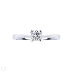 Four prong engagement solitaire setting