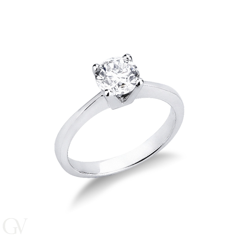 Four prong classic solitaire setting