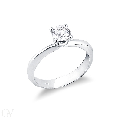 Solitaire setting white gold