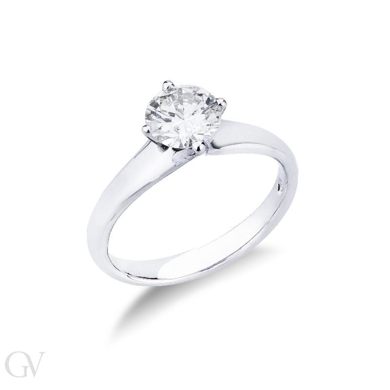 Four prong white gold solitaire setting