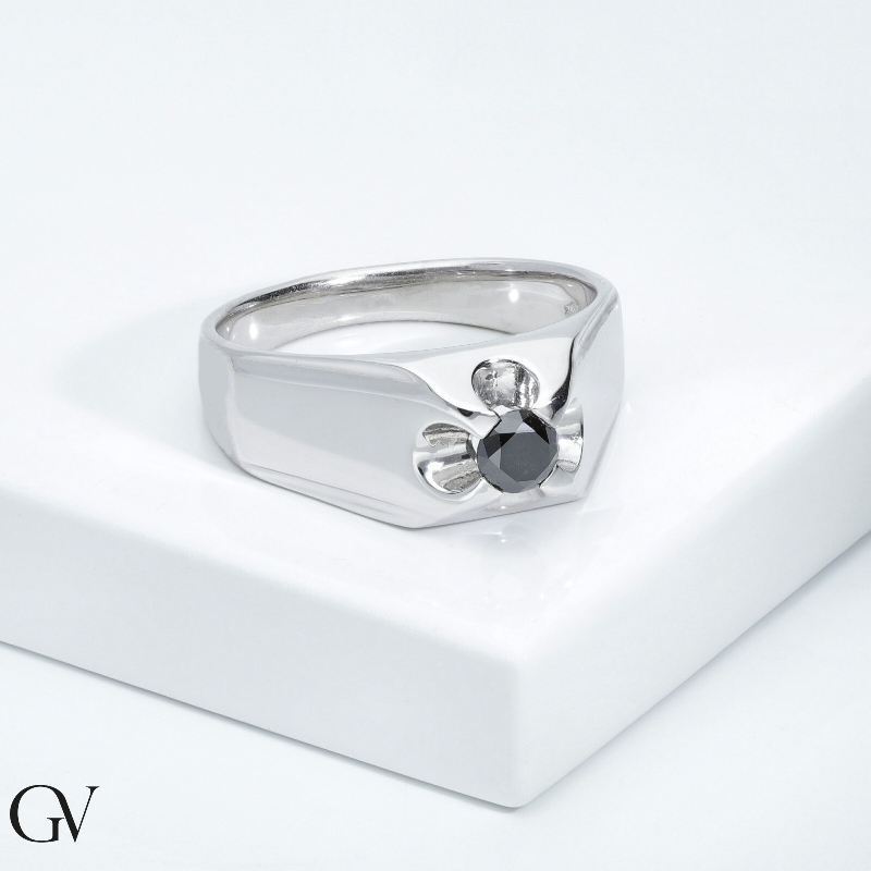 Male solitaire ring in white gold 18k with black diamond