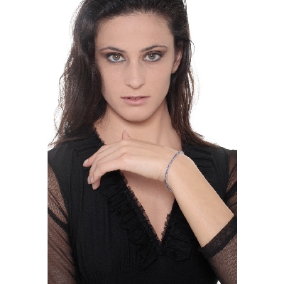 Tennis bracelet in white gold 18k with blue sapphires