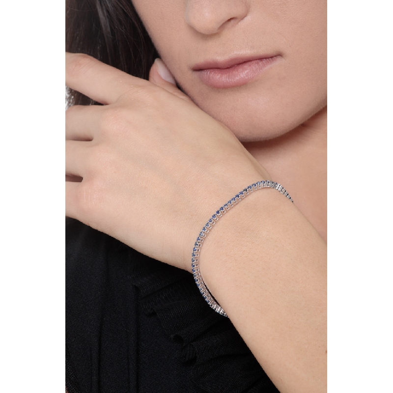 Tennis bracelet in white gold 18k with blue sapphires Tennis bracelet in white gold 18k with blue sapphires