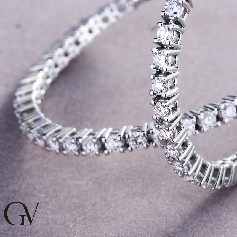 Tennis bracelet with diamonds Tennis bracelet with diamonds