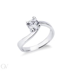 Four prong solitaire setting 2