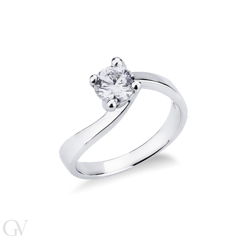 Four prong solitaire setting