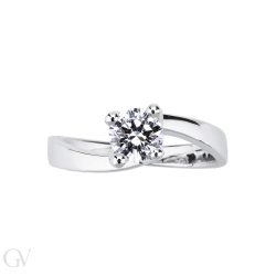 Four prong solitaire setting