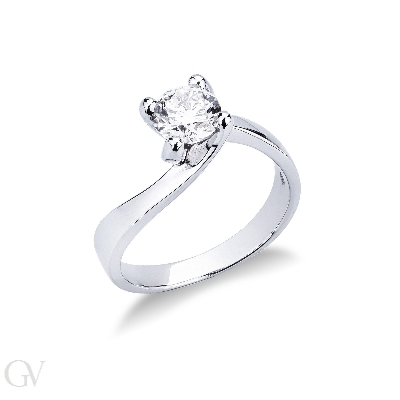 Four prong solitaire setting