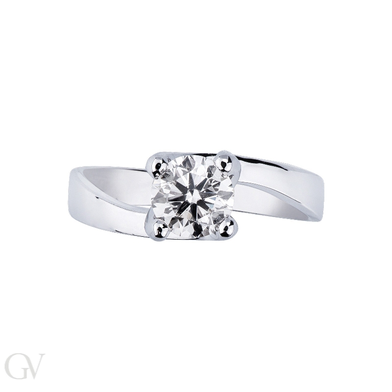 Four prong solitaire setting