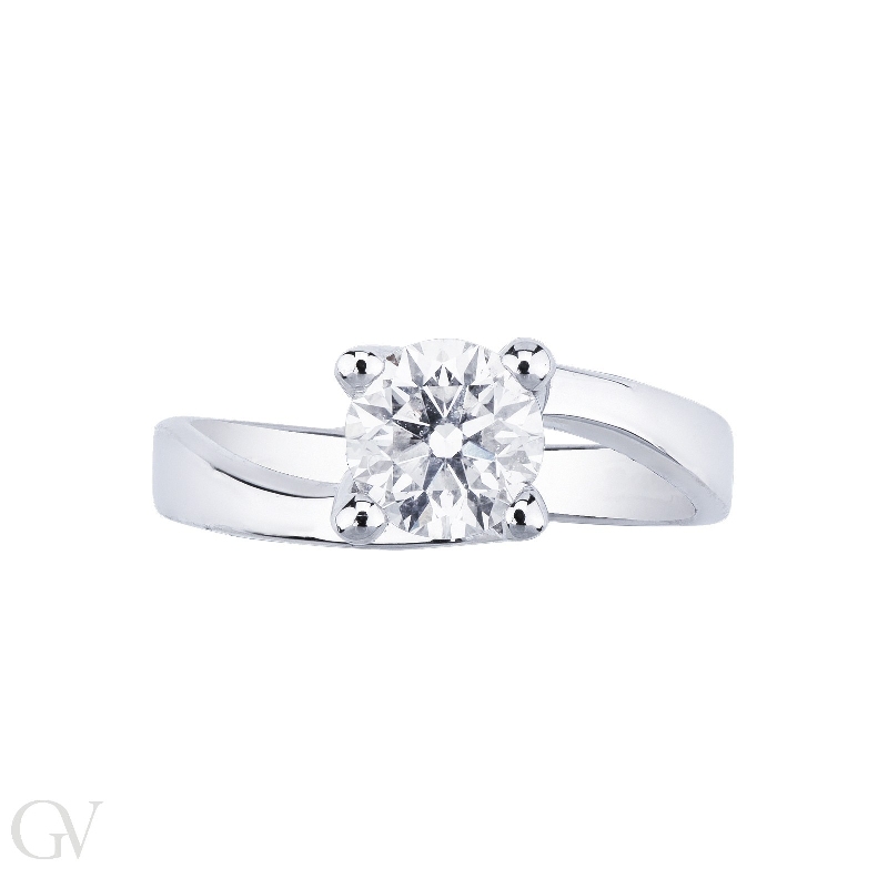 Four prong solitaire setting