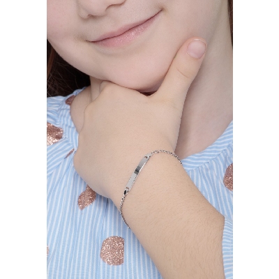 Thin nameplate 18kt white gold bracelet