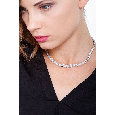 White gold 18k Illusion type necklace with diamonds 