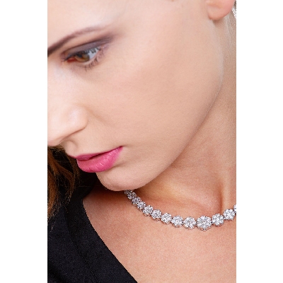White gold 18k Illusion type necklace with diamonds 
