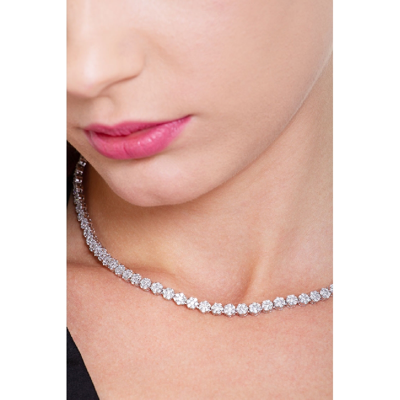 Illusion necklace with diamonds in white gold 18k