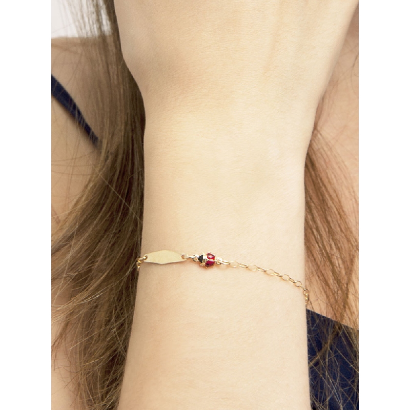 Ladybugs nameplate 18k yellow gold bracelet